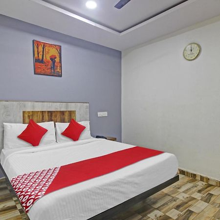 Super Hotel O Sri Sai Regency Hyderabad Esterno foto