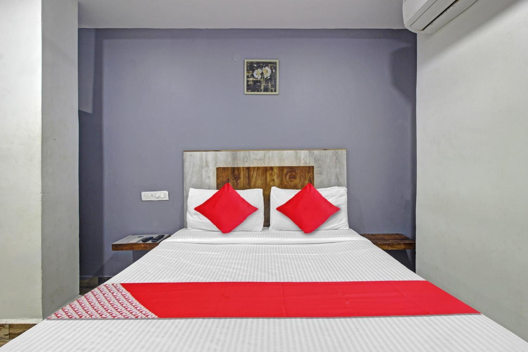 Super Hotel O Sri Sai Regency Hyderabad Esterno foto