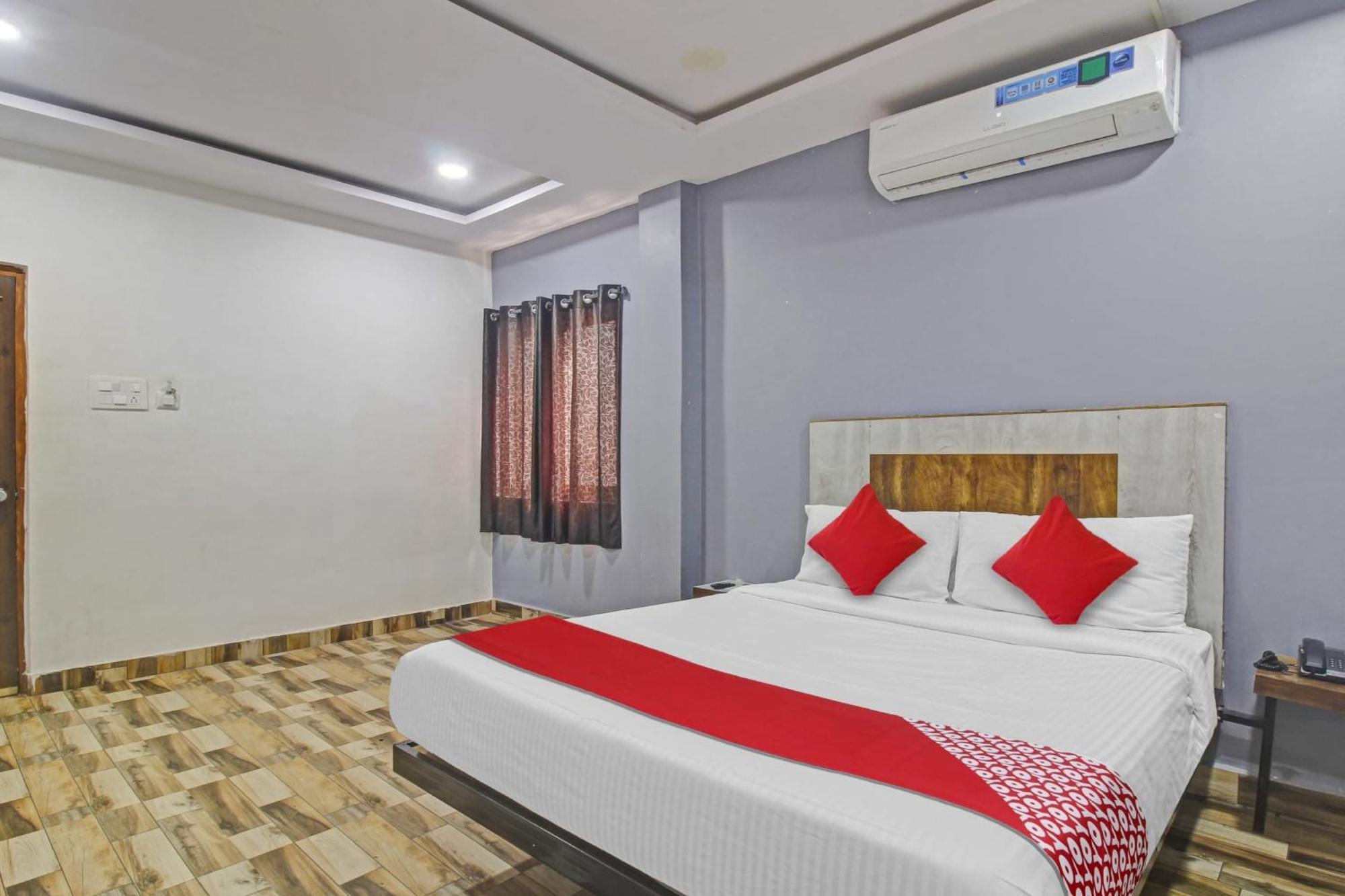 Super Hotel O Sri Sai Regency Hyderabad Esterno foto