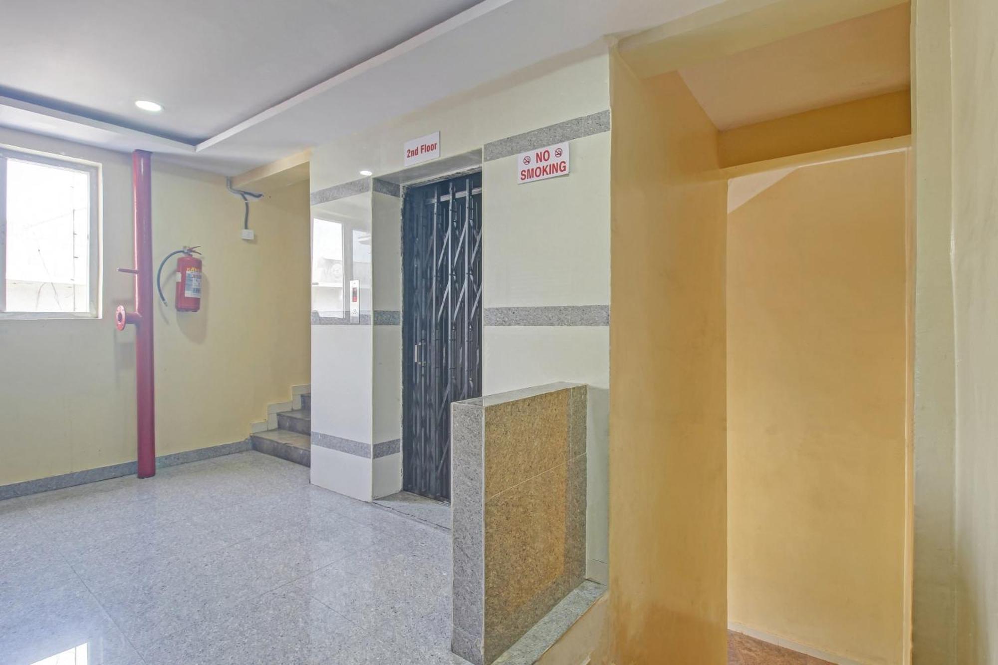 Super Hotel O Sri Sai Regency Hyderabad Esterno foto