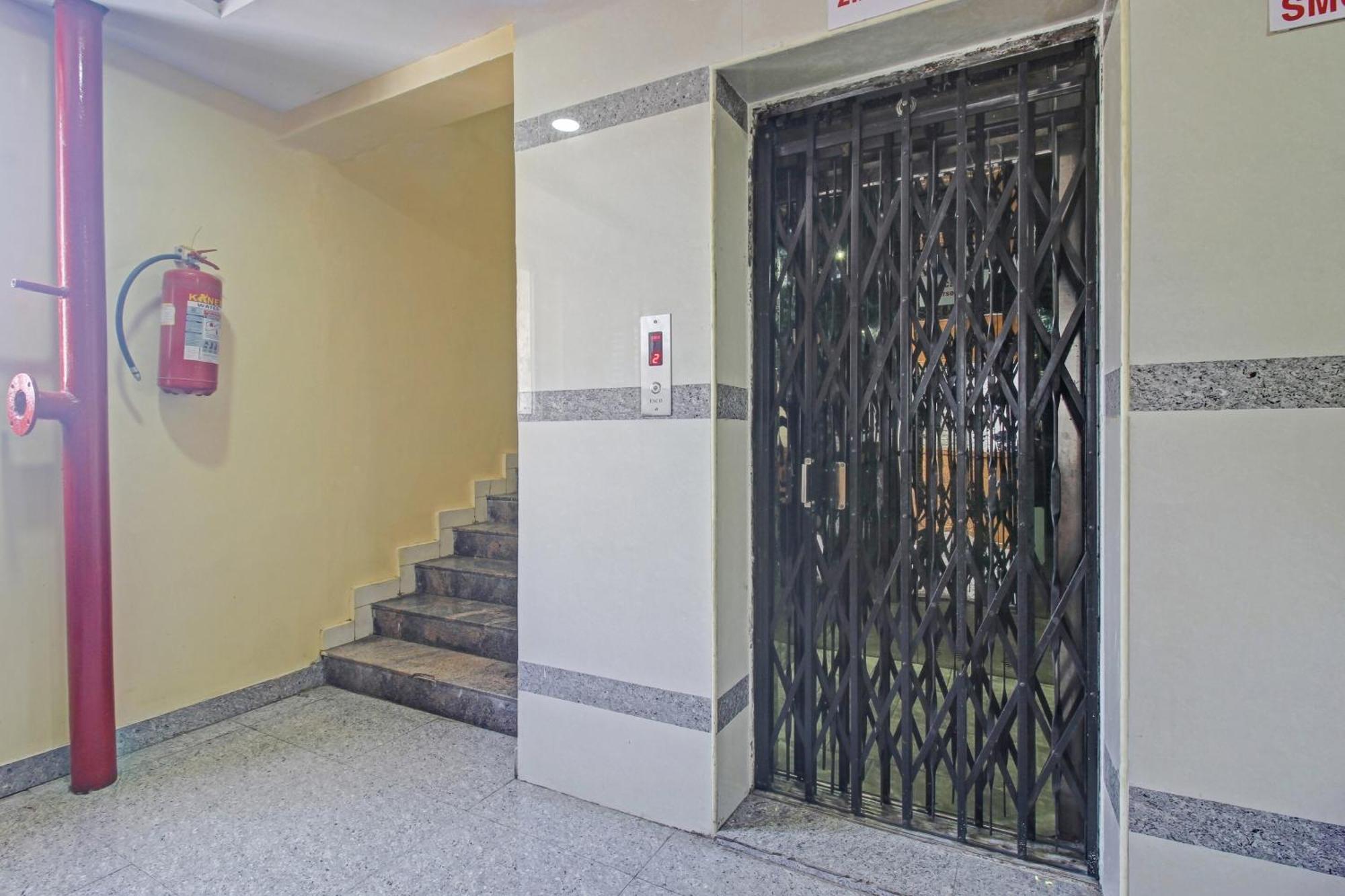 Super Hotel O Sri Sai Regency Hyderabad Esterno foto
